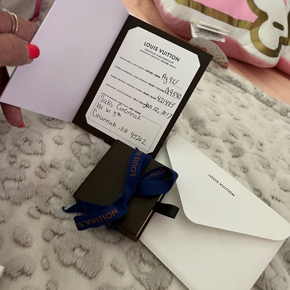 Authentic LV sterling silver LV bracelet & matching necklace that will retire - Picture 5 of 6